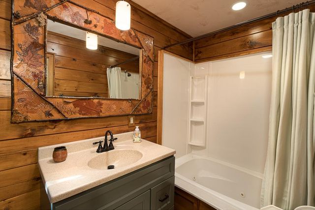 399 Vineyard Creek Way, Murphy, NC 28906