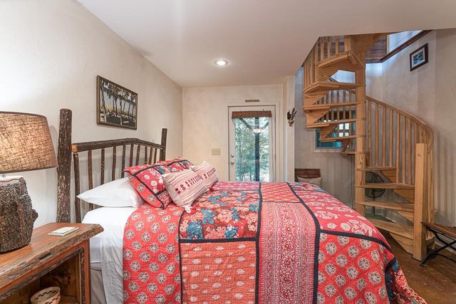 399 Vineyard Creek Way, Murphy, NC 28906