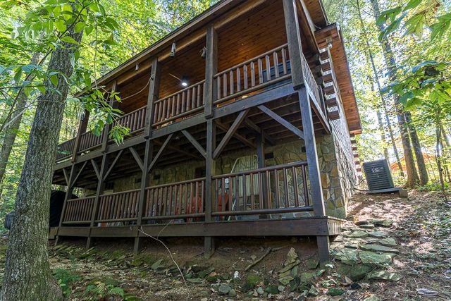 399 Vineyard Creek Way, Murphy, NC 28906