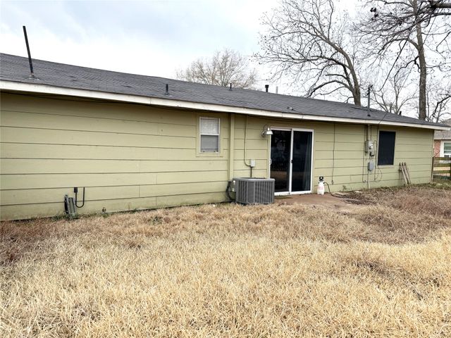 141 E Mckinney Avenue, Cooper, TX 75432