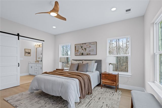 322 Oconee Avenue, Westminster, SC 29693