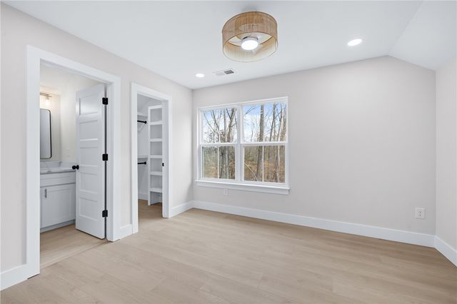 322 Oconee Avenue, Westminster, SC 29693
