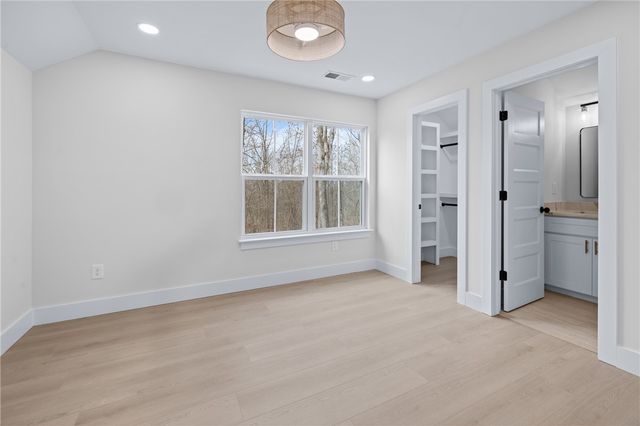 322 Oconee Avenue, Westminster, SC 29693