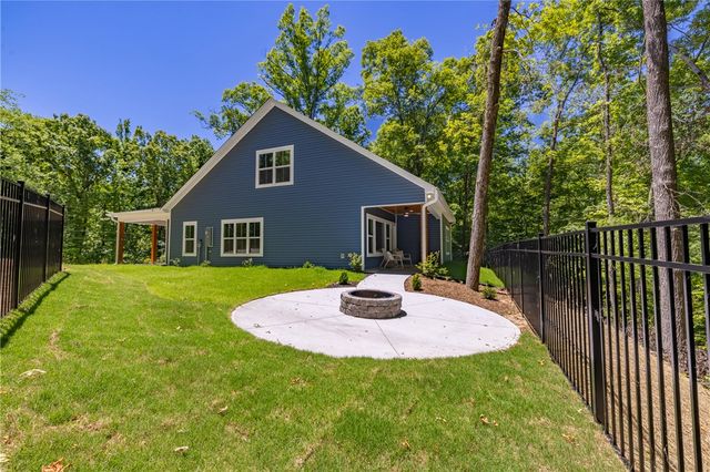 322 Oconee Avenue, Westminster, SC 29693