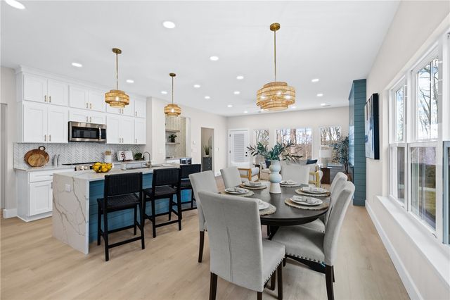 322 Oconee Avenue, Westminster, SC 29693