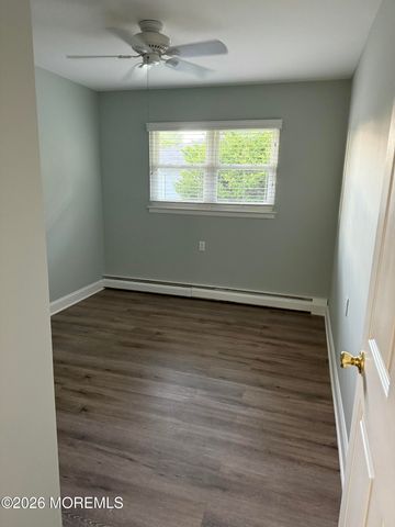 19 Niagara Drive, Toms River, NJ 08753