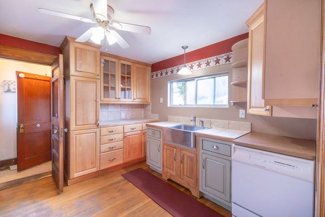 29 Aberdeen Road, Framingham, MA 01702