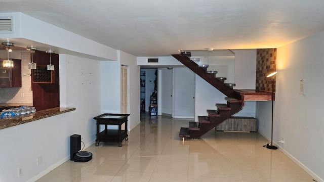 9701 N New River Canal Road 108b, Plantation, FL 33324