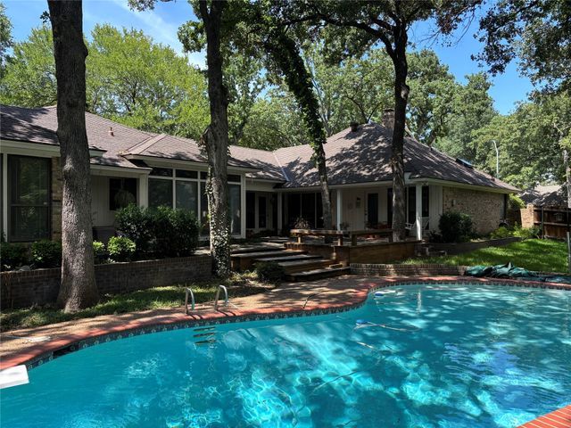 4708 El Caballero Court, Arlington, TX 76017