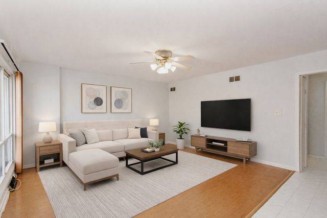 612 Maple Court, Mount Prospect, IL 60056