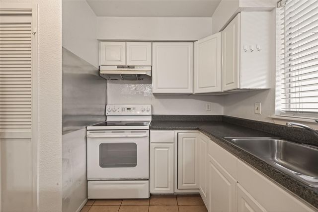 9201 Clarewood Drive 191, Houston, TX 77036