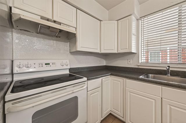 9201 Clarewood Drive 191, Houston, TX 77036