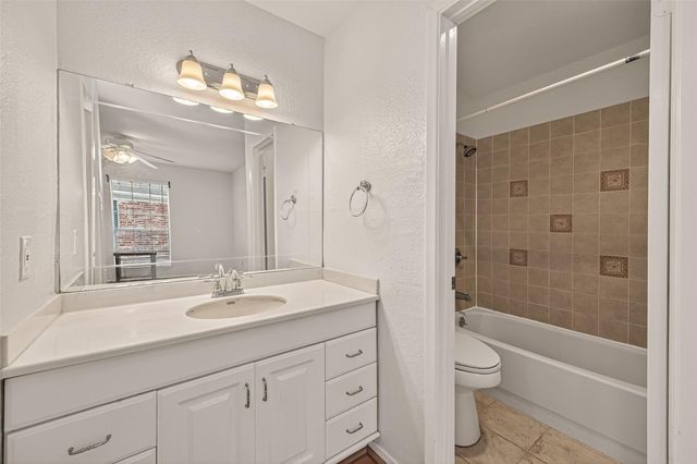 9201 Clarewood Drive 191, Houston, TX 77036