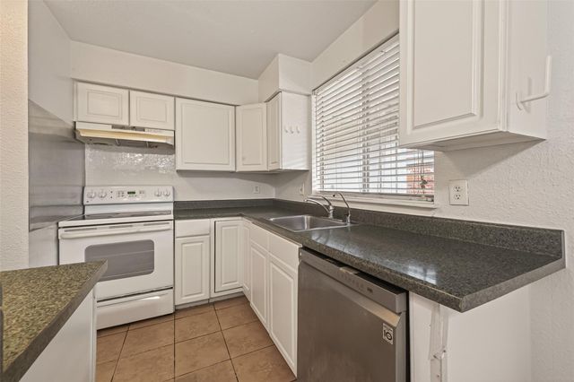 9201 Clarewood Drive 191, Houston, TX 77036