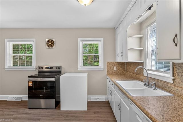 1118 Woodleigh Circle, Reidsville, NC 27320