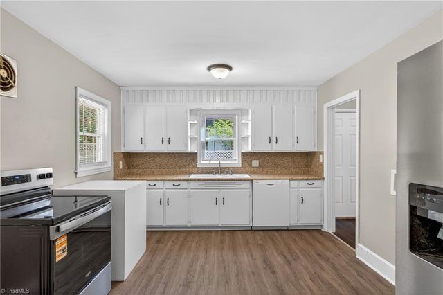 1118 Woodleigh Circle, Reidsville, NC 27320