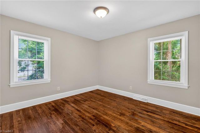 1118 Woodleigh Circle, Reidsville, NC 27320