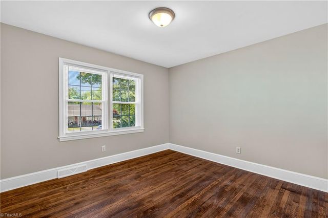 1118 Woodleigh Circle, Reidsville, NC 27320