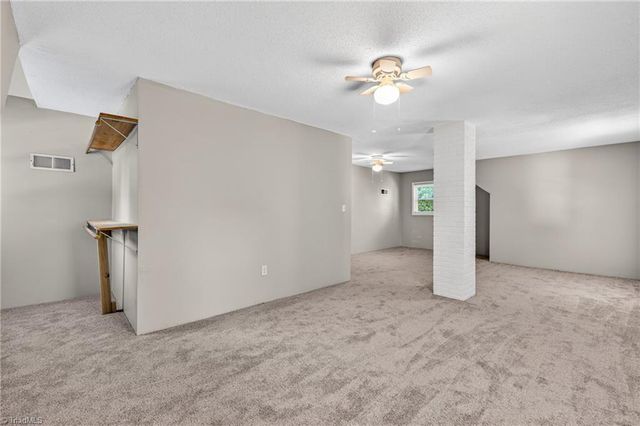 1118 Woodleigh Circle, Reidsville, NC 27320