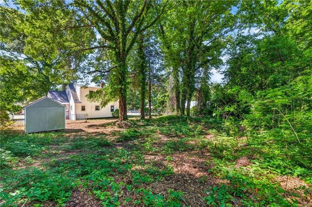1118 Woodleigh Circle, Reidsville, NC 27320