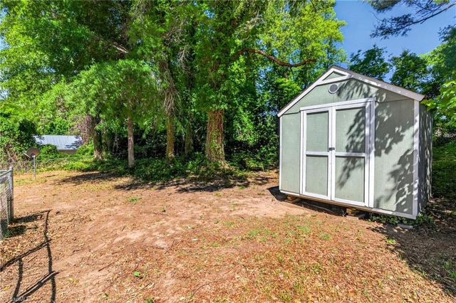 1118 Woodleigh Circle, Reidsville, NC 27320