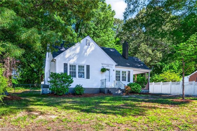 1118 Woodleigh Circle, Reidsville, NC 27320