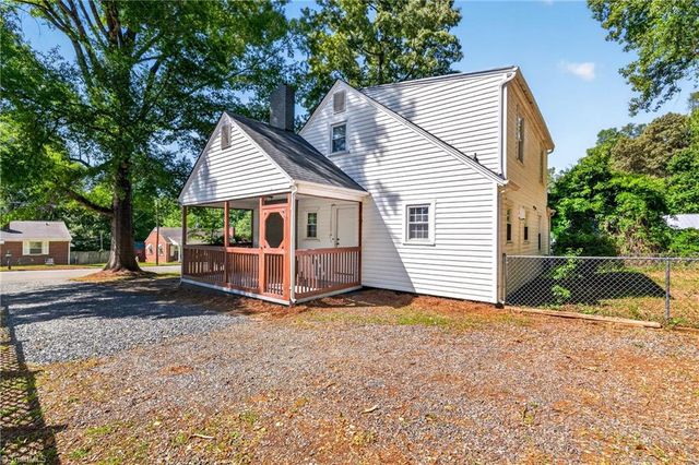 1118 Woodleigh Circle, Reidsville, NC 27320