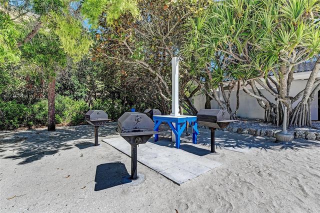 2120 HARBOURSIDE DRIVE 612, Longboat Key, FL 34228