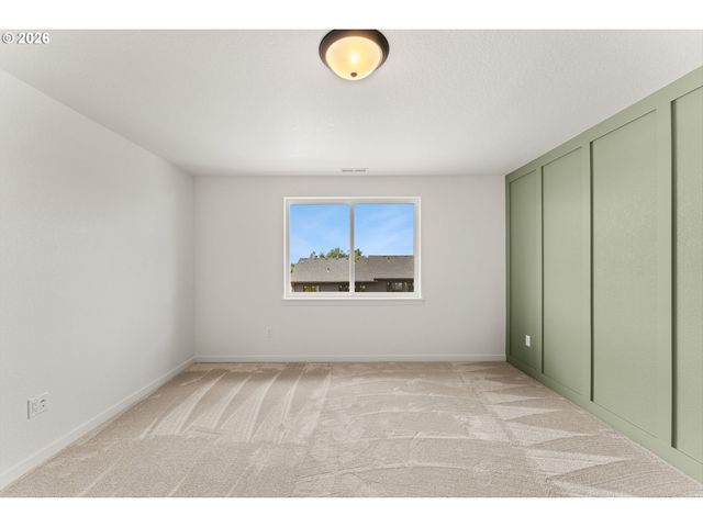 16028 Serres Farms Way, Oregon City, OR 97045