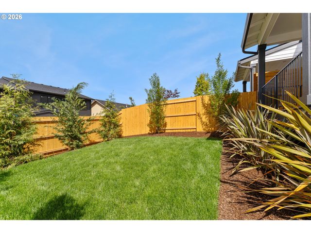 16028 Serres Farms Way, Oregon City, OR 97045