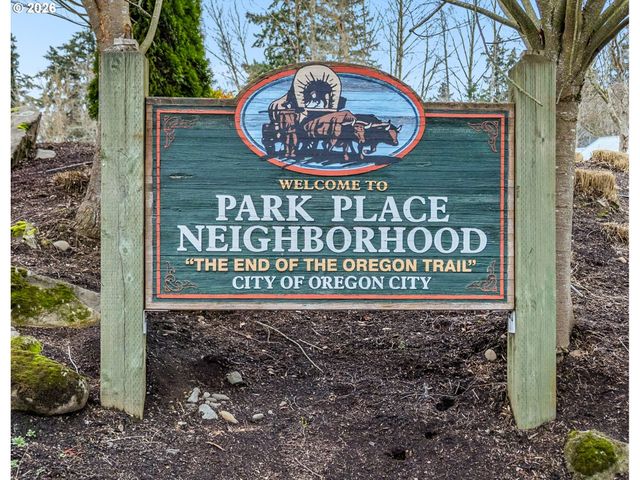 16028 Serres Farms Way, Oregon City, OR 97045