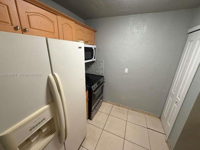 1945 NW 29th St A6, Miami, FL 33142