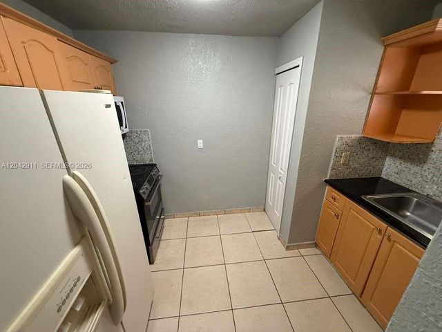 1945 NW 29th St A6, Miami, FL 33142