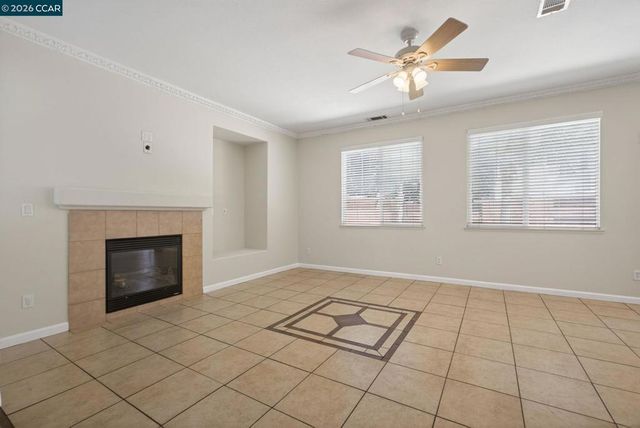 149 Maidenhair St, Pittsburg, CA 94565