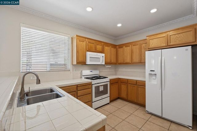 149 Maidenhair St, Pittsburg, CA 94565