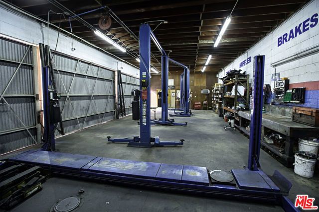 590 N Lake Avenue, Pasadena, CA 91101