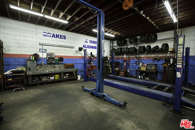 590 N Lake Avenue, Pasadena, CA 91101