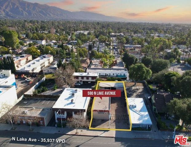 590 N Lake Avenue, Pasadena, CA 91101