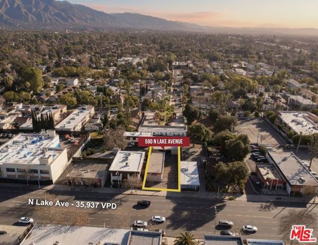 590 N Lake Avenue, Pasadena, CA 91101