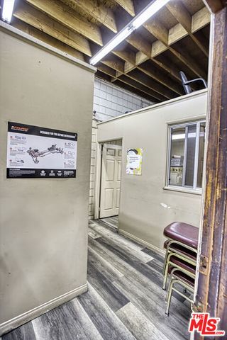 590 N Lake Avenue, Pasadena, CA 91101