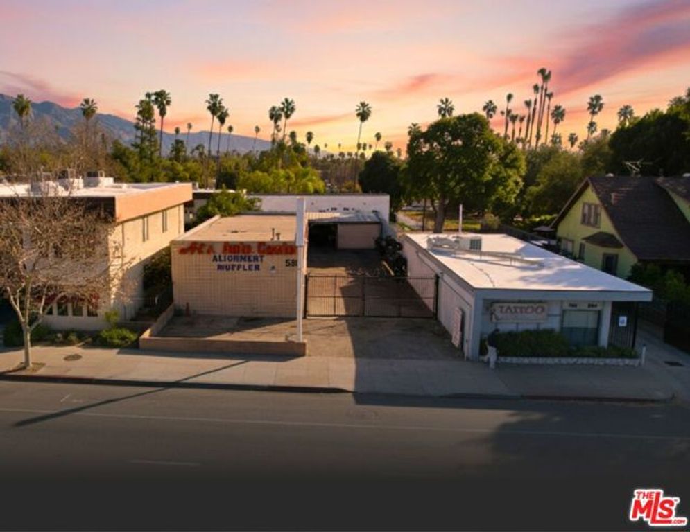 590 N Lake Avenue, Pasadena, CA 91101