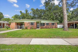 2701 SACK Drive E, Jacksonville, FL 32216