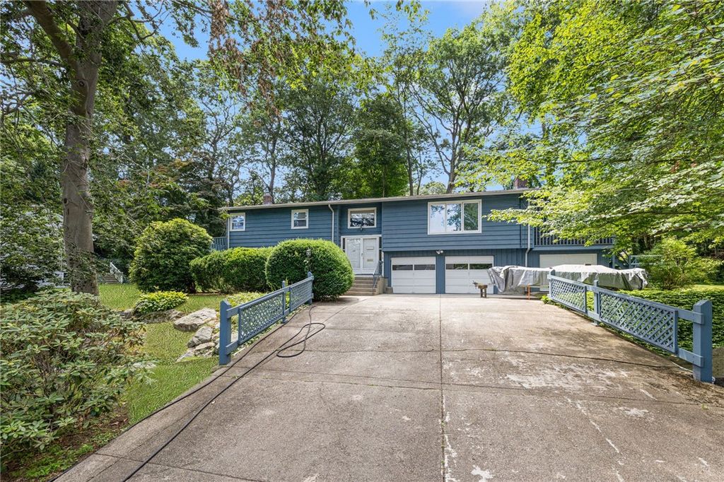 58 Rip Van Winkle Circle, Warwick, RI 02886