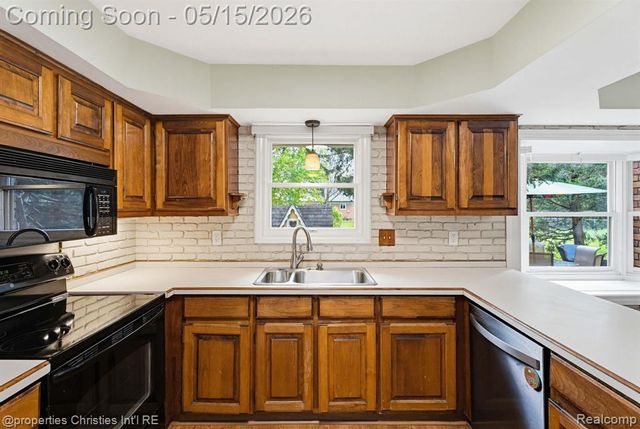8648 Tamarack Drive, Shelby Twp, MI 48317