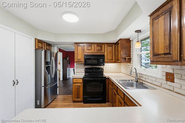 8648 Tamarack Drive, Shelby Twp, MI 48317