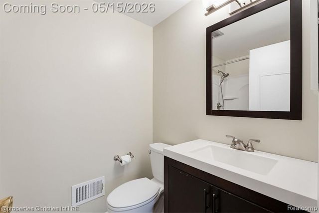 8648 Tamarack Drive, Shelby Twp, MI 48317