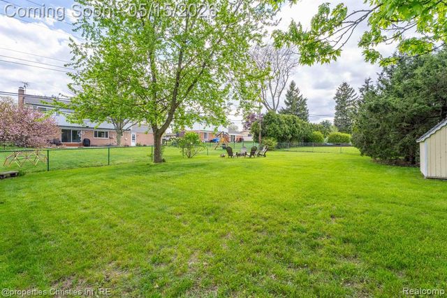 8648 Tamarack Drive, Shelby Twp, MI 48317