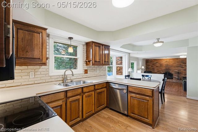 8648 Tamarack Drive, Shelby Twp, MI 48317