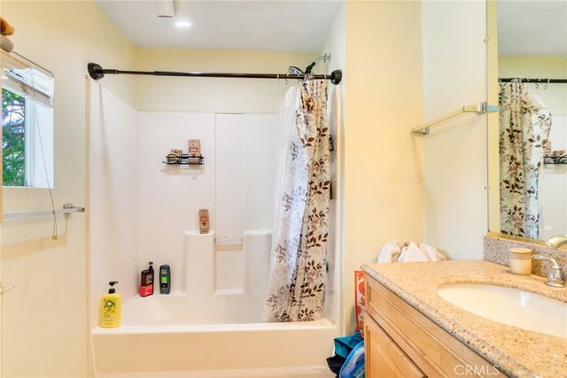 27601 Weirwood Drive, Lake Arrowhead, CA 92352