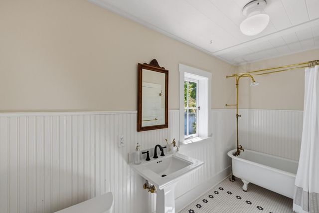 225 17 Mile Drive, Pacific Grove, CA 93950